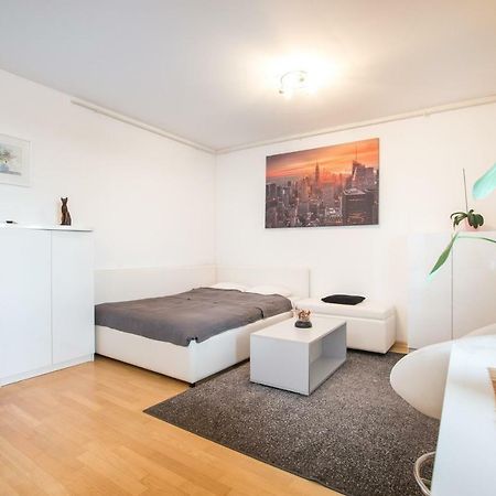 Cozy & Modern Studio With Balcony 萨格勒布 外观 照片