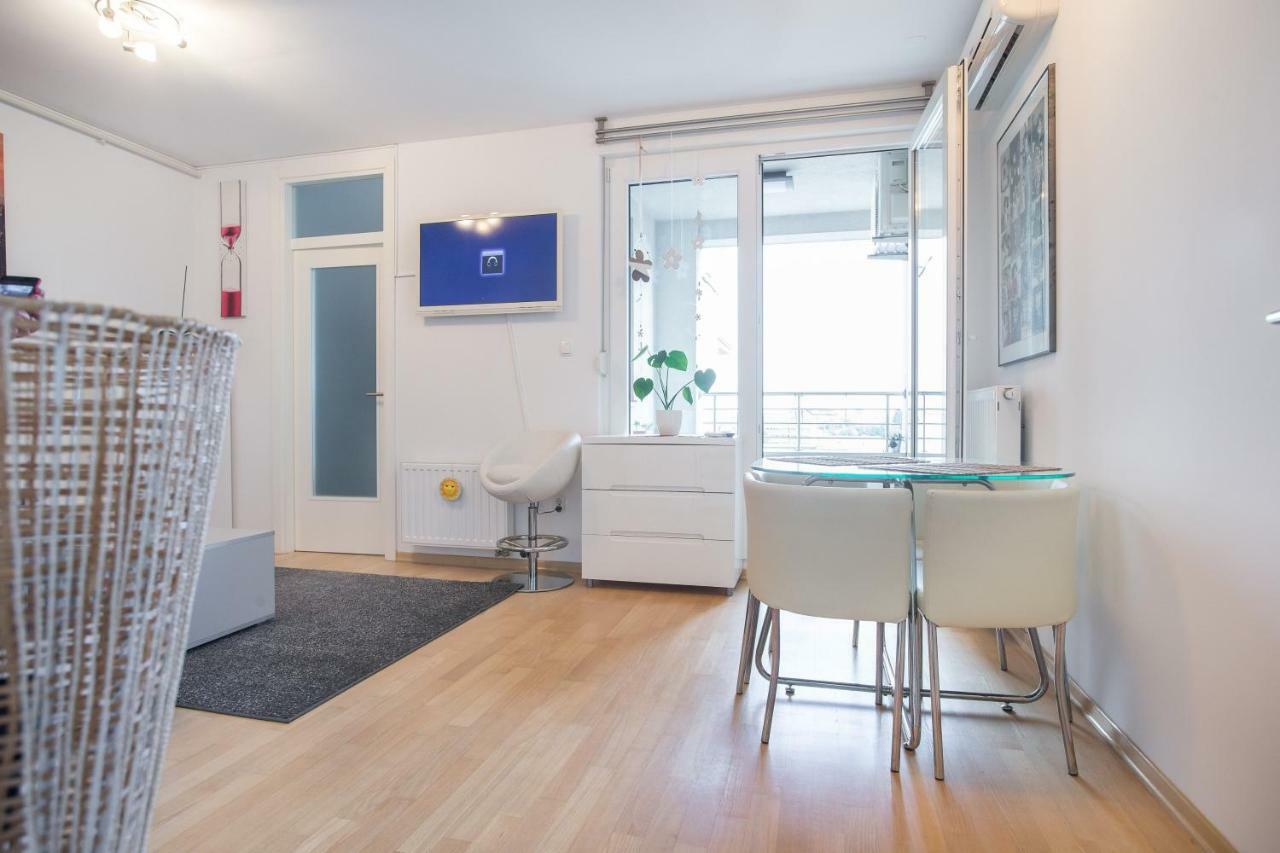 Cozy & Modern Studio With Balcony 萨格勒布 外观 照片